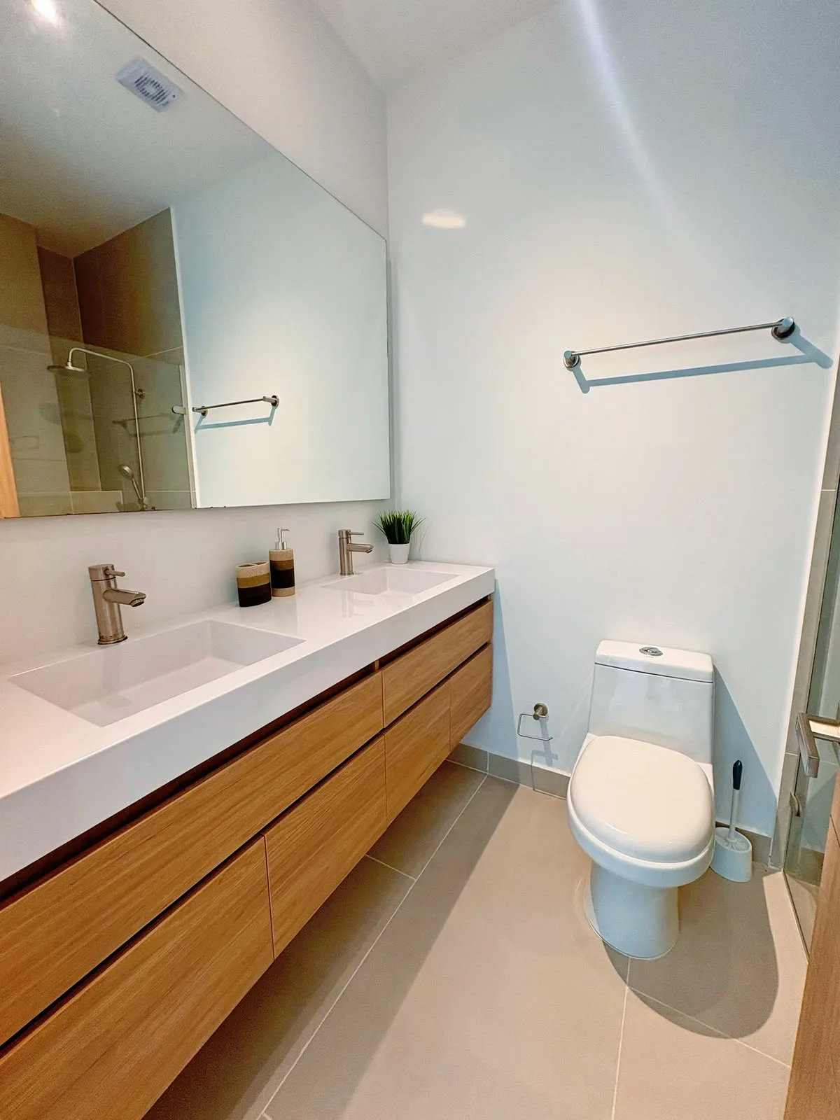 Foto 14 de Espectacular apartamento con vista a la laguna cristalina más grande de Colombia, Baía Kristal